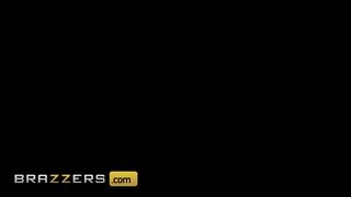 Scarlit Scandal a bájos latin amerikai barinő