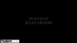 Tori Black óriási kukit kap a popsijába