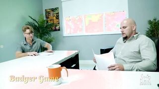 Perverz anyukák és a főnök brutális hímvesszője