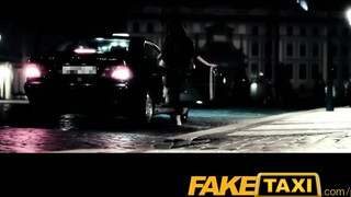 FakeTaxi - Jasmine Jae szereti a könyörtelen fügyit