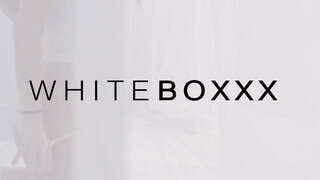 WhiteBoxxx - Lana Bell-nek nagyon szűk a muffja