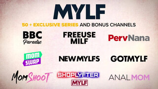 Kit Mercer a bájos világos szőke anyuci