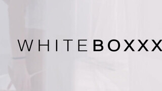 WHITEBOXXX - Francys Belle a hatalmas keblű lány