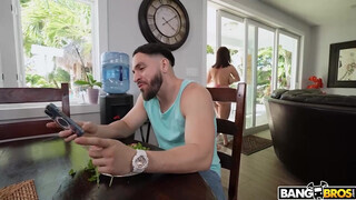 BANGBROS - Crystal Chase a gigantikus csöcsű kolumbiai nőci