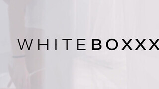 WHITEBOXXX - csodaszép, bombázó szuka az ágyban