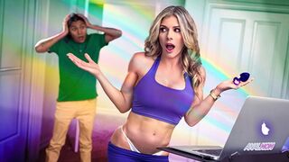Cory Chase óriási popsiját a nevelő fiatal bájdorong megdugja