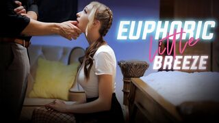 Cuki tini Breezy Bri kinky hangulatban csábítja a nevelő atyja barátját vadító alsóruhában